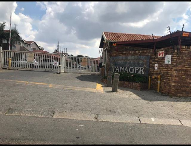 2 BEDROOM APARTMENT RENTED IN GLEN MARAIS